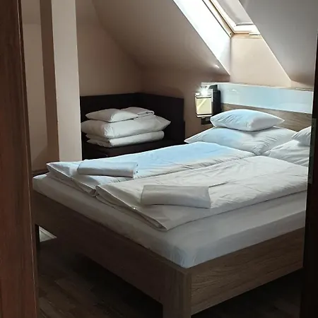 Szabo Lux Apartment *
